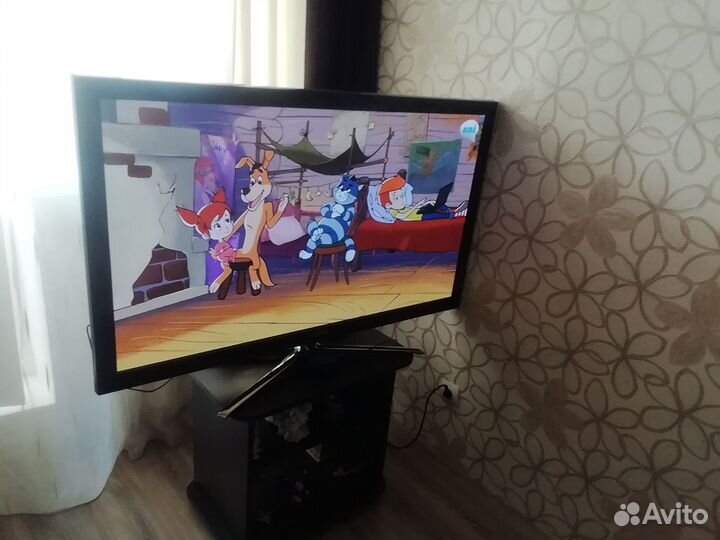 Телевизор Samsung127смsmar приставка,2шт очки 3D