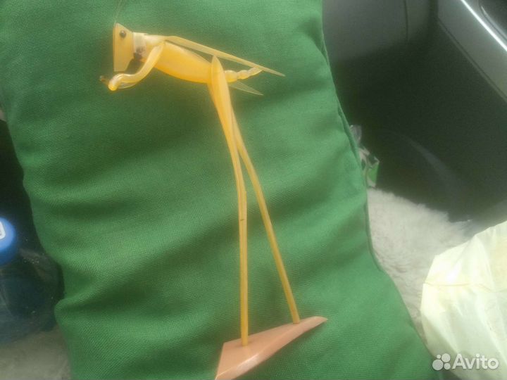 Статуэтка кузнечик колкий пластик СССР редкий