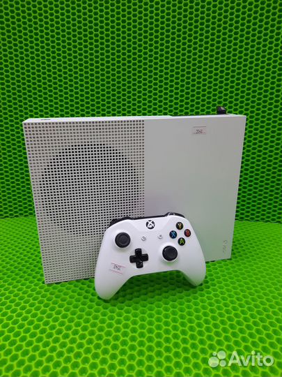 Xbox One S 500gb (+1 джойстик)(Гарантия/Обмен)