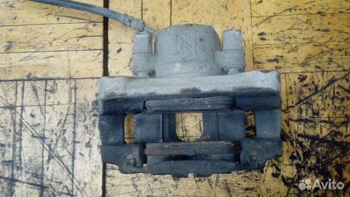 Суппорт передний правый Bmw X3 F25 2.0 2010-2017