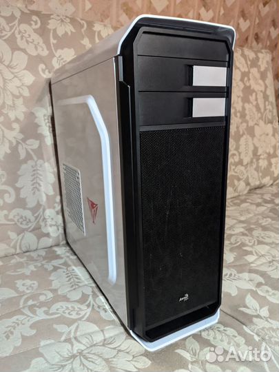 Кopпуc для кoмпьютера Аеroсoоl Аеro-500 White