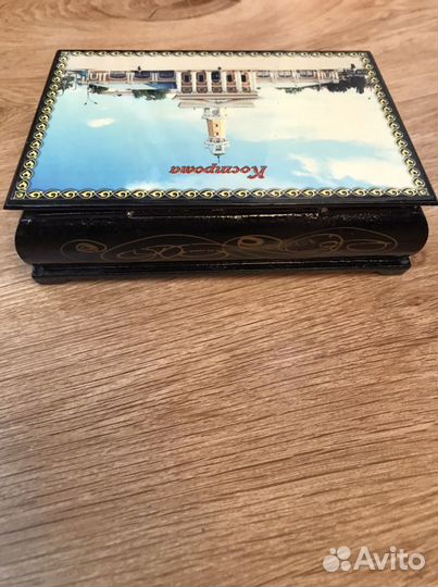 Шкатулка лаковая