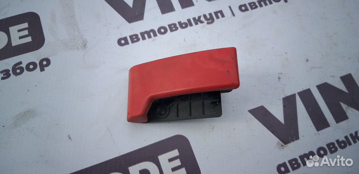 Ручка открытия капота Mercedes-Benz E-Class