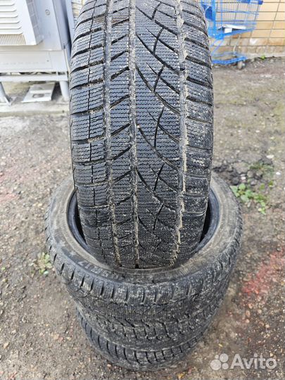 RoadX RX Frost WH01 225/45 R17 91V