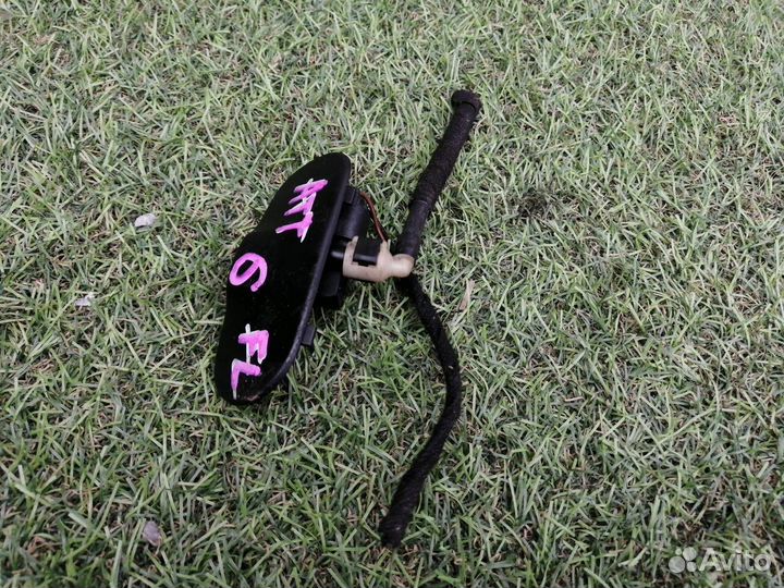 Форсунка омывателя передняя левая Audi Tt