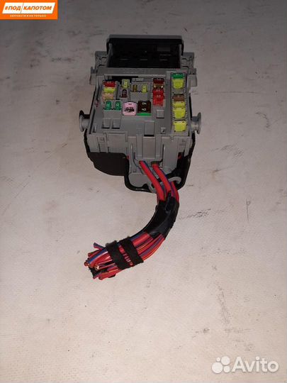 Блок реле и предохранителей Opel Astra J 2011