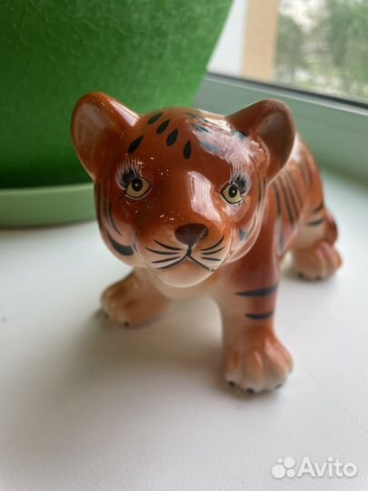 Статуэтка тигр