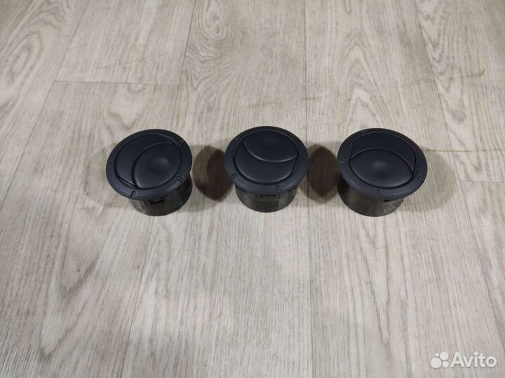 Renault Sandero 1 дефлектор