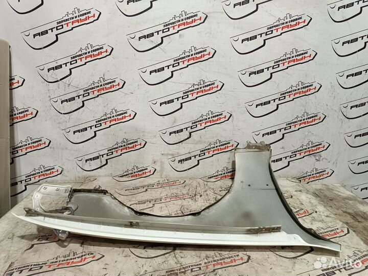 Крыло toyota mark II GX100 GX105 JZX100 JZX101 JZX105 LX100 538022A430 переднее левое белый, 051 S37
