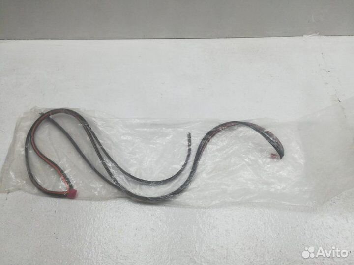 Молдинг лобового стекла передний Toyota Camry