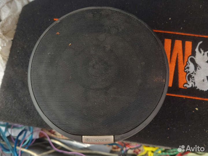 Сабвуфер с колонками