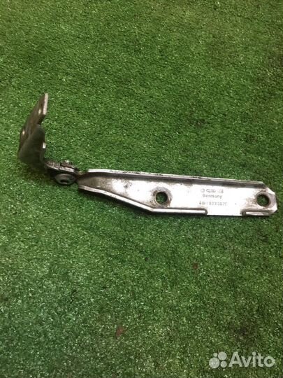 Петля капота audi а6с5 правая