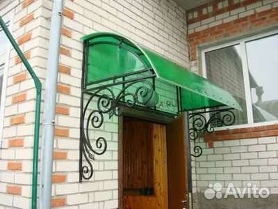 Козырек над дверью