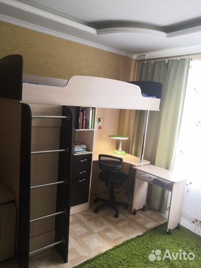 Двухъярусная кровать-чердак