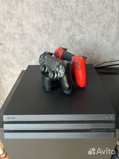 Sony PS4 PRO + 2 геймпада + док станция