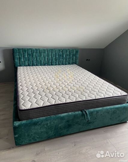 Дизайнерская кровать