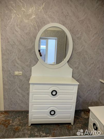 Спальный гарнитур