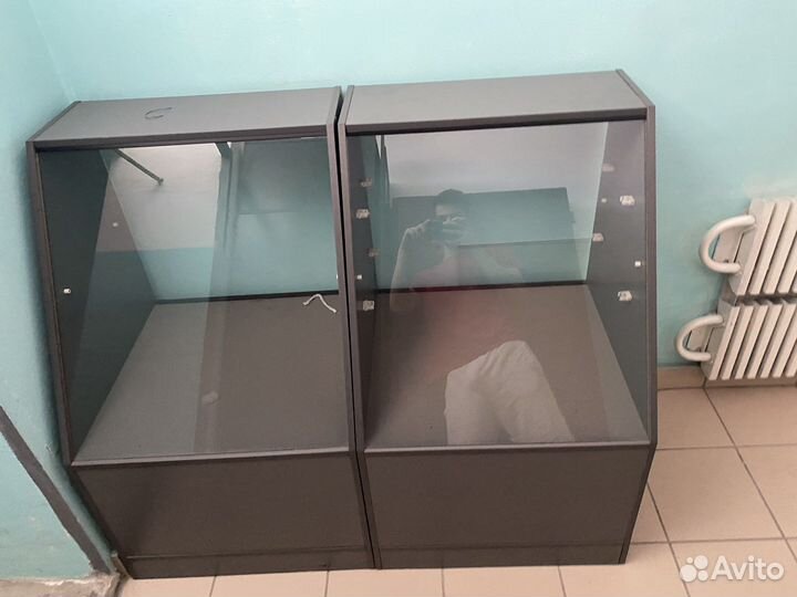 Ветрина-стелаж