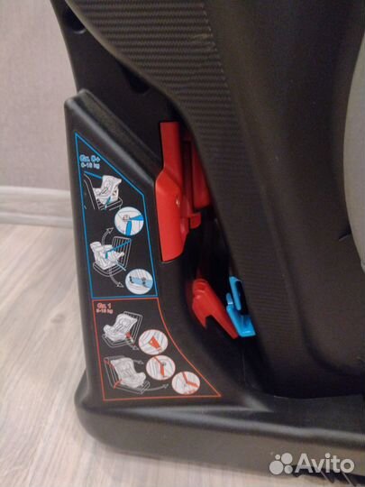 Детское автокресло от 0 до 18 кг chicco cosmos