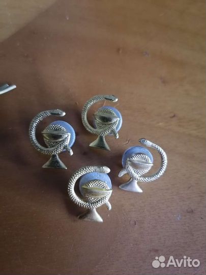 Эмблемы на петлицы медикам