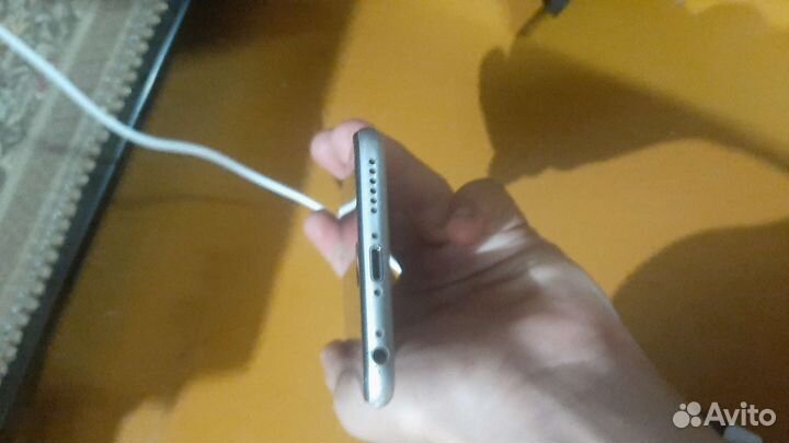 Телефон iPhone 6s 16 гб