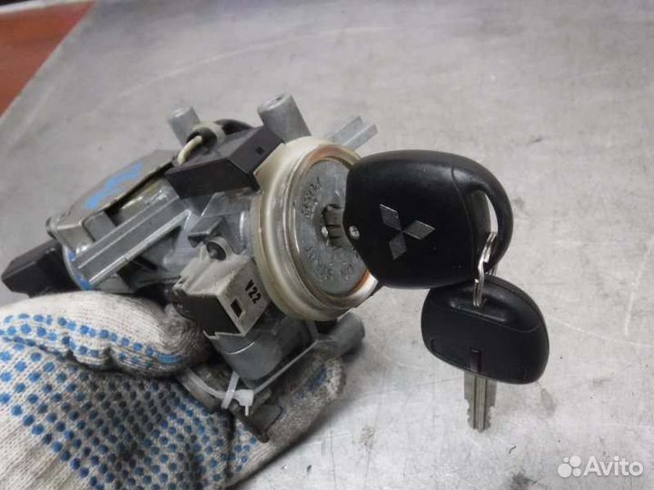Замок зажигания Mitsubishi Pajero Sport 2 4D56