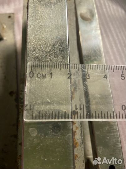 Стальные ножки. Германия. Диван, шкаф, тумба