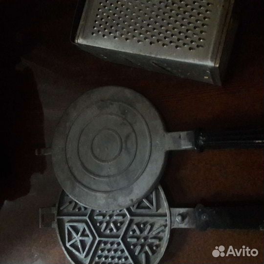 Нерж.посуда: дуршлаг, миски, терка, вафельн