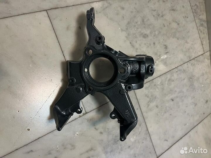 VAG 1K0 407 256 T Кулак поворотный правый передний