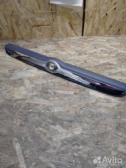 Накладка хром с подсветкой Крайслер Вояджер 01-07г