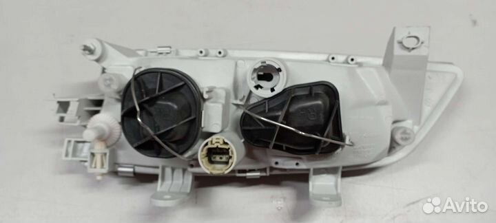 Фара правая Nissan Primera P11 1997