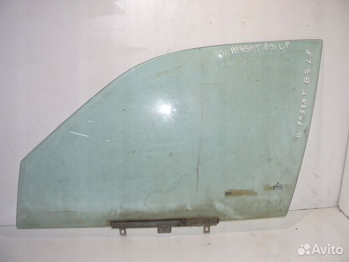 Переднее левое стекло Passat b3