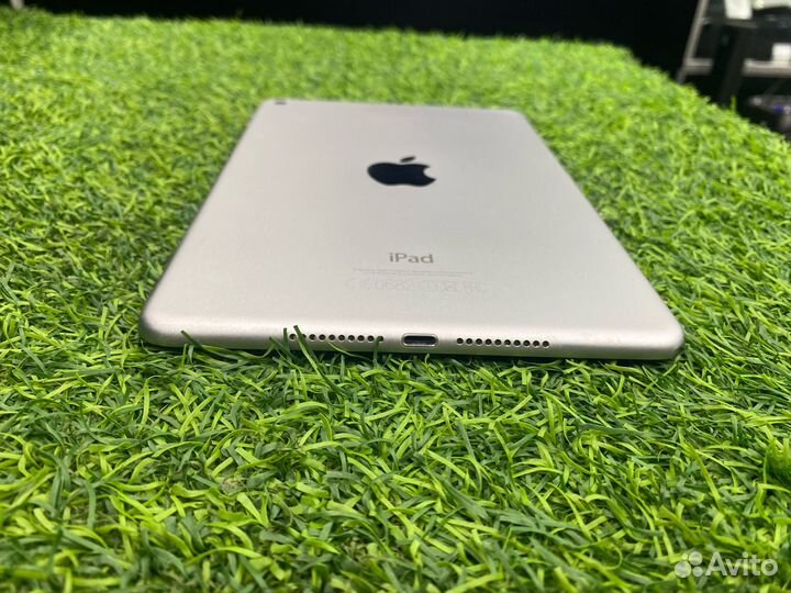 Планшет Apple iPad 4 1/32 гб