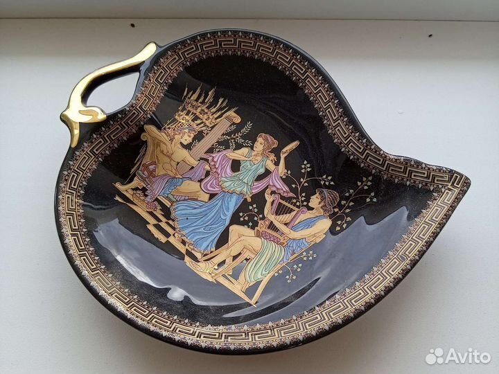 Блюдо фарфор