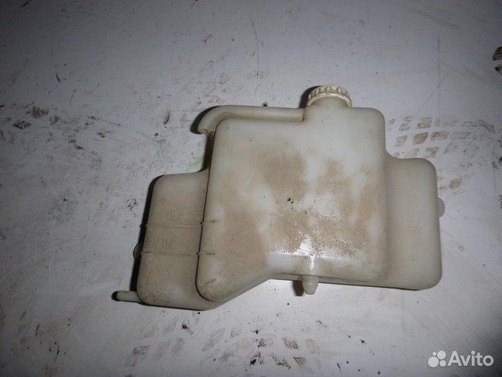 Бачок расширительный mitsubishi L200 (KB) 2006