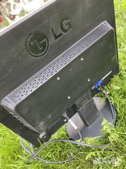 Монитор LG