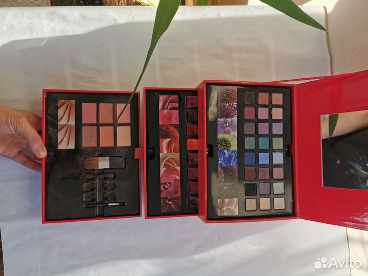 Палитра теней Yves Rocher