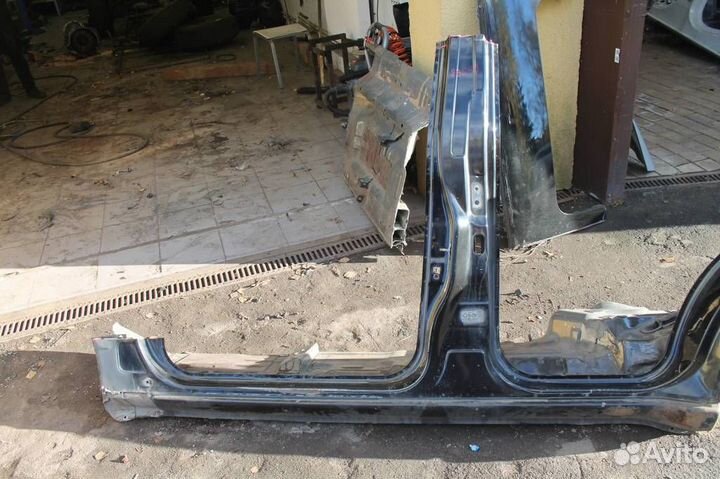 Порог левый Nissan Pathfinder R51