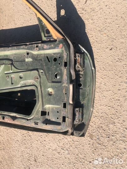 Дверь водительская Мерседес 126
