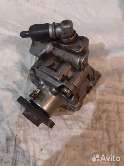 Насос гура VW Touareg