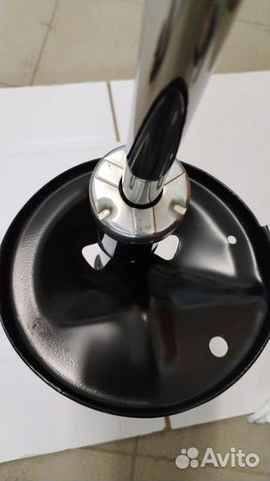 Амортизатор правый перед toyota RAV 4 (334251)