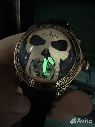 Часы corum череп