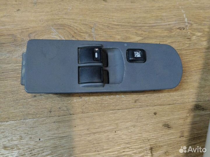 Блок стеклоподъемниками Mitsubishi Colt Z30