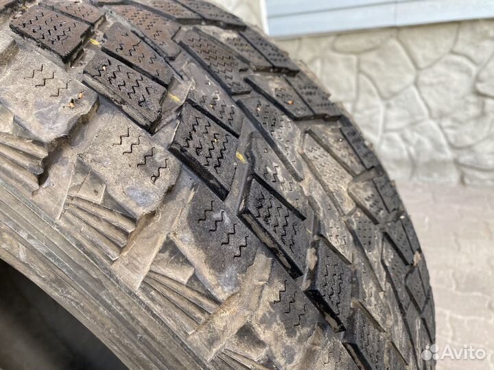 Bridgestone Winter Dueler DM-Z2 275/70 R16