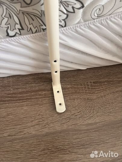 Защитный бортик для детской кровати