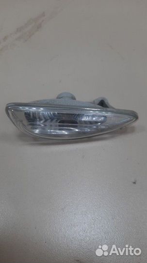 Повторитель указателя поворота белый правый в крыл