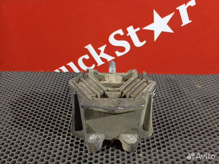 Подушка двигателя передняя