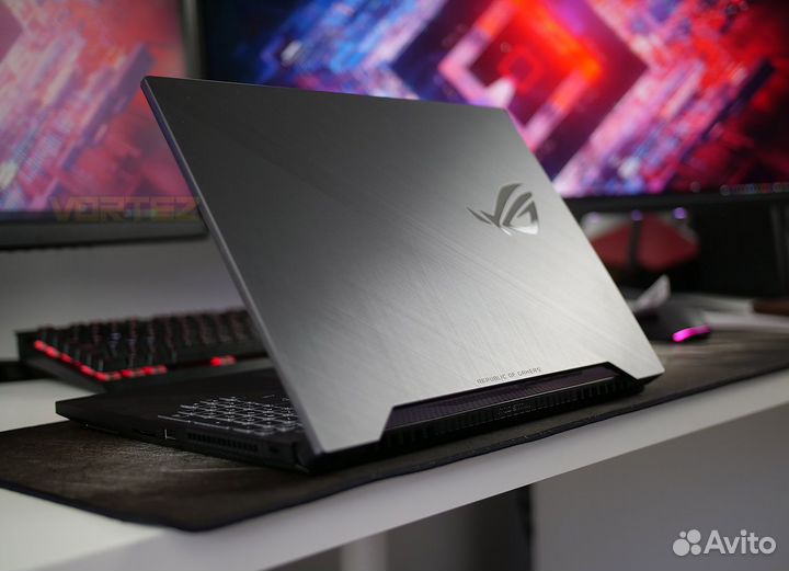Asus rog strix игровой 8GB RTX 2070. 144Hz