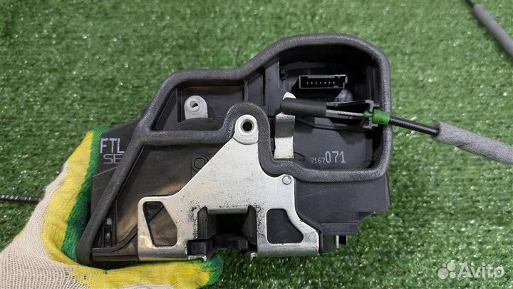 Замок двери передней левой BMW X3 (E83) 2006