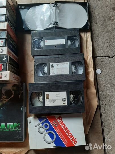 DVD диски,видео кассеты